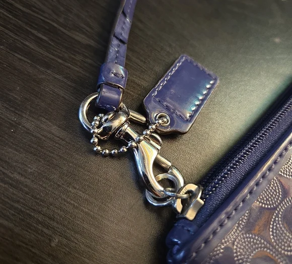 Coach Liquid Gloss Patent Leather Wristlet Purple X Navy - Picture 2 of 8